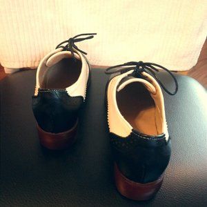 Black-n-white Spectator low heeled oxford.  New.